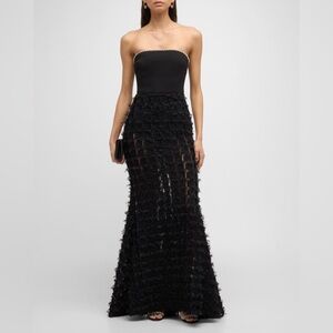 $1040 REBECCA VALLANCE
Cherie Amour Strapless Crystal Gown size 0
